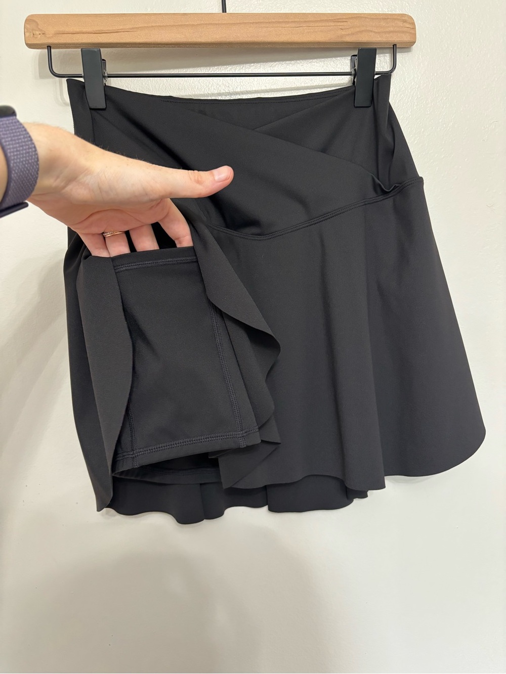 Halara Everyday SoftlyZero Airy Crossover Side Pocket Mini Skort Black - Size M - Picture 7 of 7